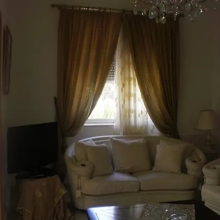 Casa Di Rodi Deluxe Apartment
